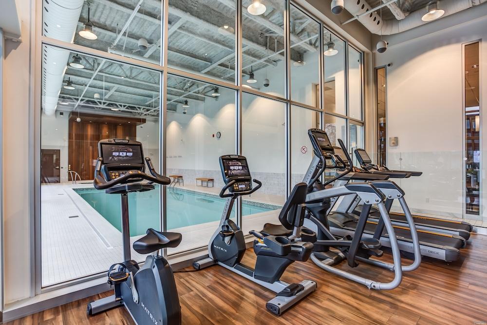 Otl Gouverneur Saguenay Zewnętrze zdjęcie The gym at the hotel