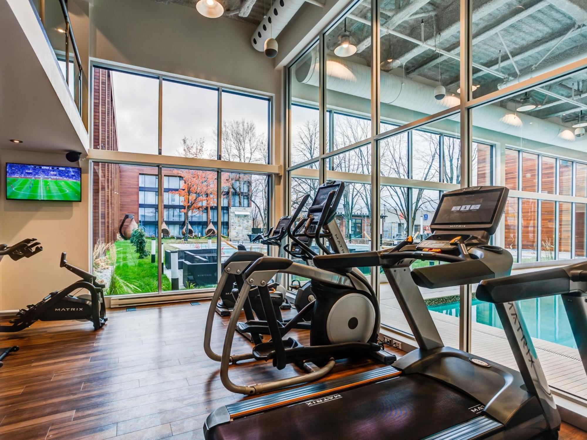 Otl Gouverneur Saguenay Zewnętrze zdjęcie The Fitness Center at the River Campus