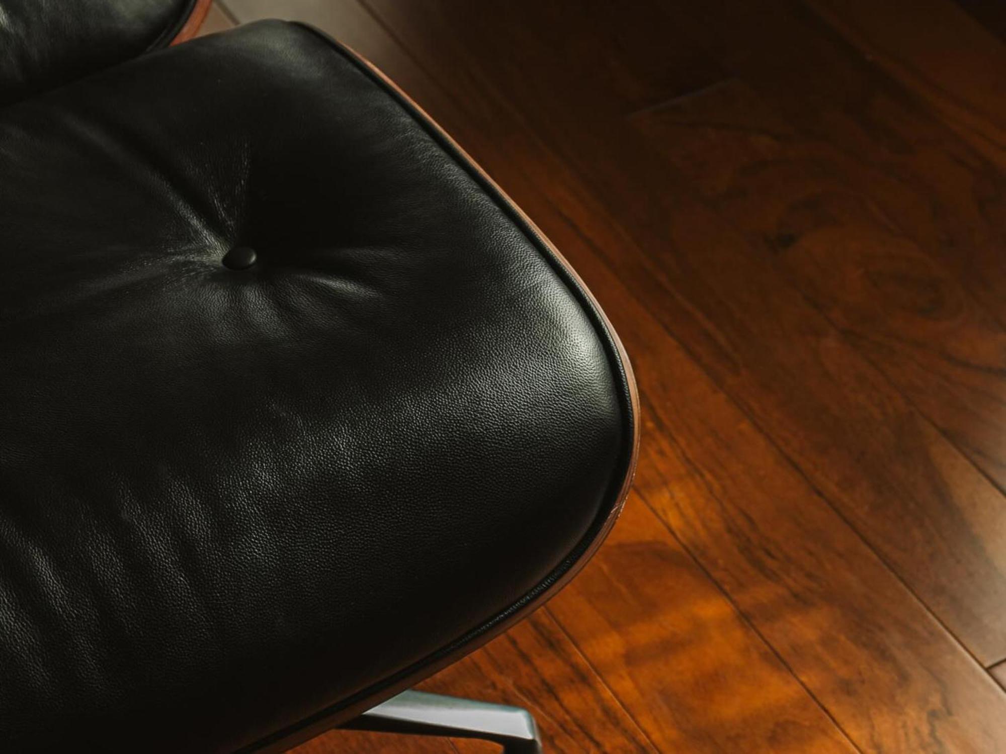 Otl Gouverneur Saguenay Zewnętrze zdjęcie Detail of the chair